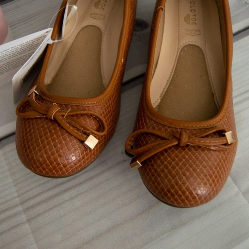 (last one )Gold Toe Camel Flat Dress Shoes - Picture 3 of 8